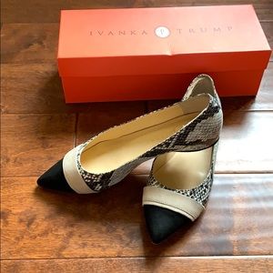 Ivanka Trump Carmen Flats size 8